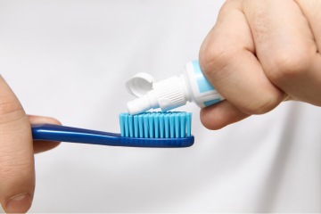 el bicarbonato de sodio se usa para el blanqueamiento dental 